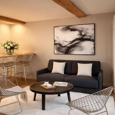 Chic In Notre-dame De Apartman