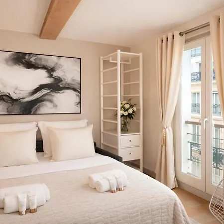 Chic In Notre-dame De Apartman